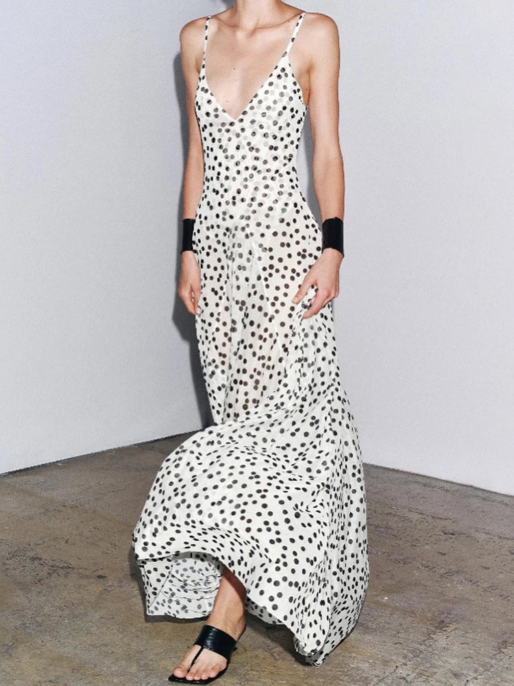 vestoraa sisterlinda classic point print maxi dress outfit detail - reliable design, precision, waterproof dress design (USA)