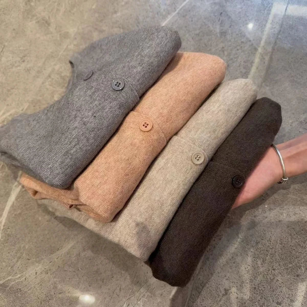 vestoraa 's fleece knit loose short cashmere outfit detail - reliable design, precision, waterproof casual design (USA)